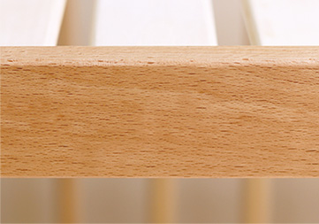 ３.床板のフレームは剛性の高いブナ材